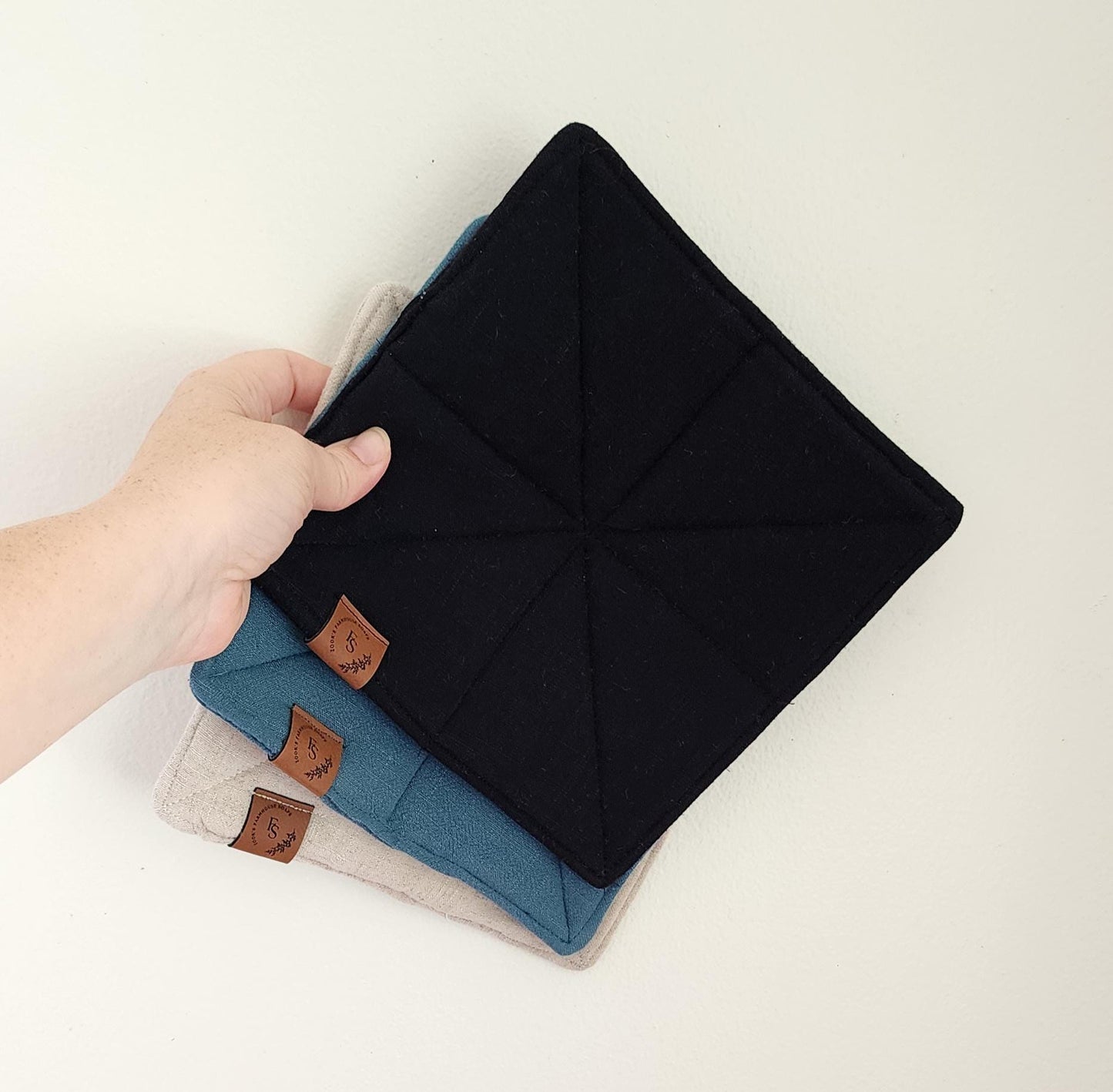 Linen Potholders || Hot Pads || gifts under 10 || simple homemaking
