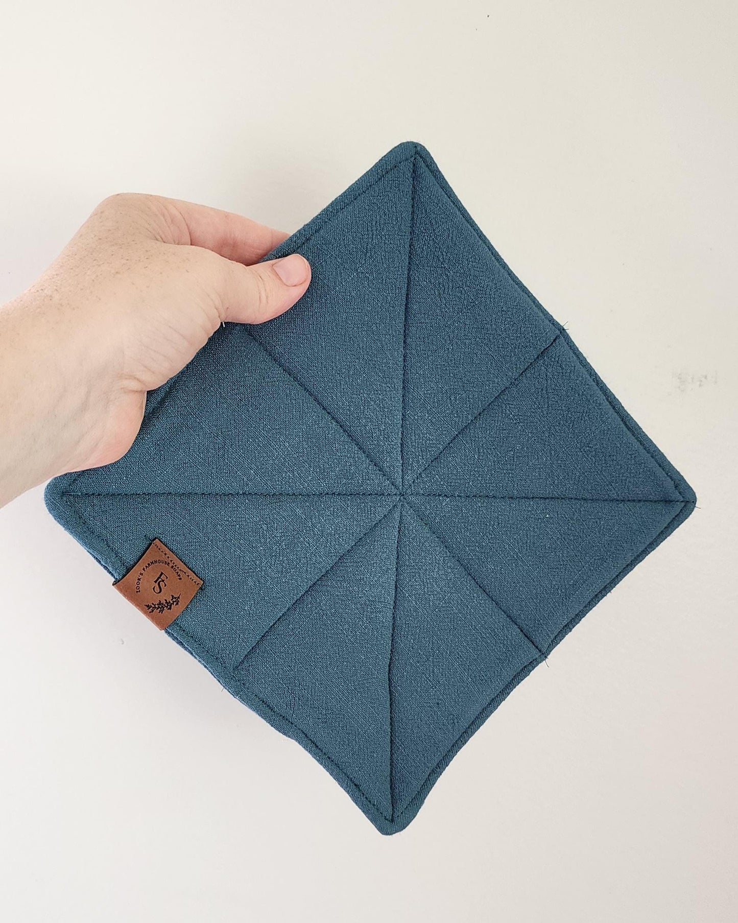 Linen Potholders || Hot Pads || gifts under 10 || simple homemaking