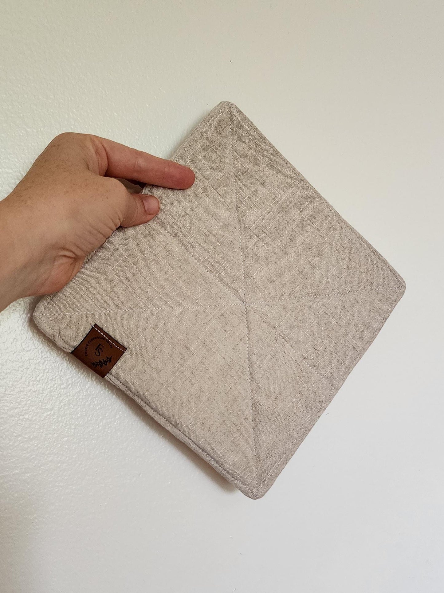 Linen Potholders || Hot Pads || gifts under 10 || simple homemaking